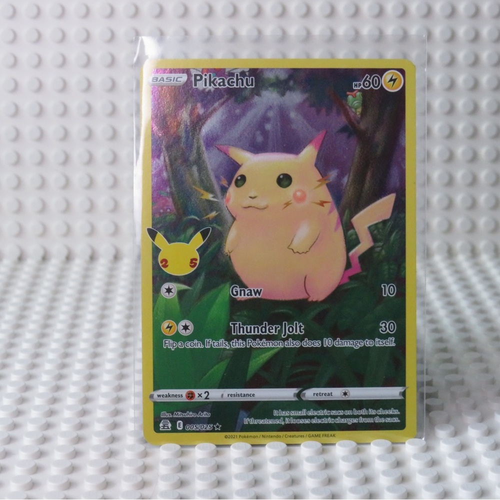 PIKACHU POKEMON CARD